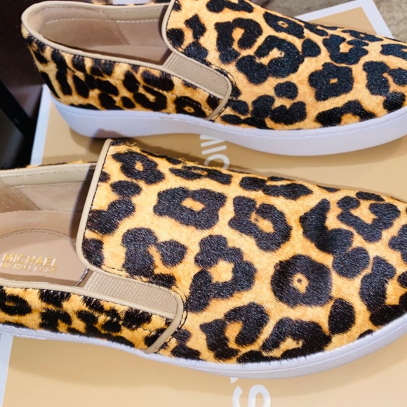 Michael Kors Slid Ons - Picture 3 of 4